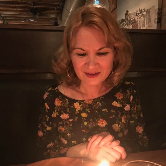 Meet your Posher, Daniela - Picture 2 of 2